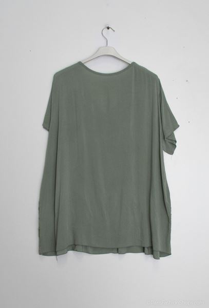 Immagine di CURVY GIRL VISCOSE SUMMER TOP WITH LACE DETAIL.